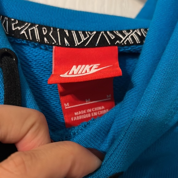 Nike hooded short sleeve sweater - Picture 2 of 2